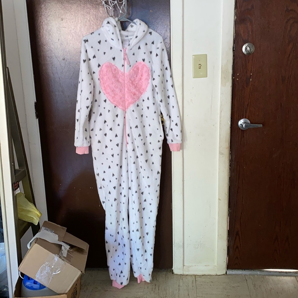 Women’s one piece pajamas with hood and a tail 💋💋💋